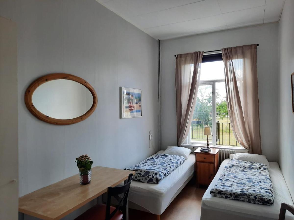 Vargon Hunnebergs Gard Hostel & Camping מראה חיצוני תמונה
