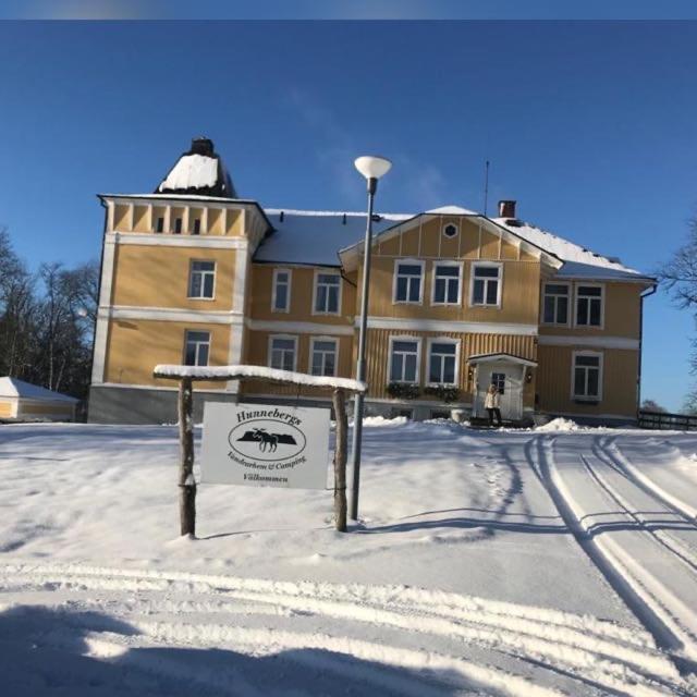 Vargon Hunnebergs Gard Hostel & Camping מראה חיצוני תמונה